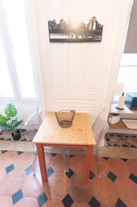 Immeuble L'Aristocrate - L'Authentique - Bd Carnot Apartment อองเชร์ ภายนอก รูปภาพ
